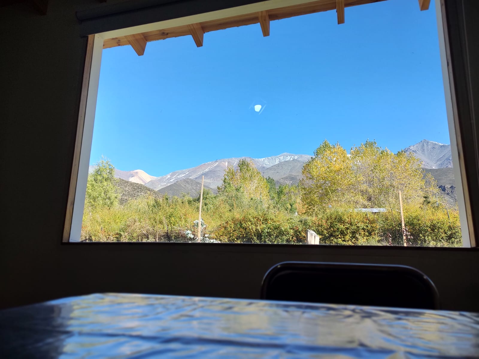 Casa, hermosa vista, montañas, jardín, oportunidad, inversión 