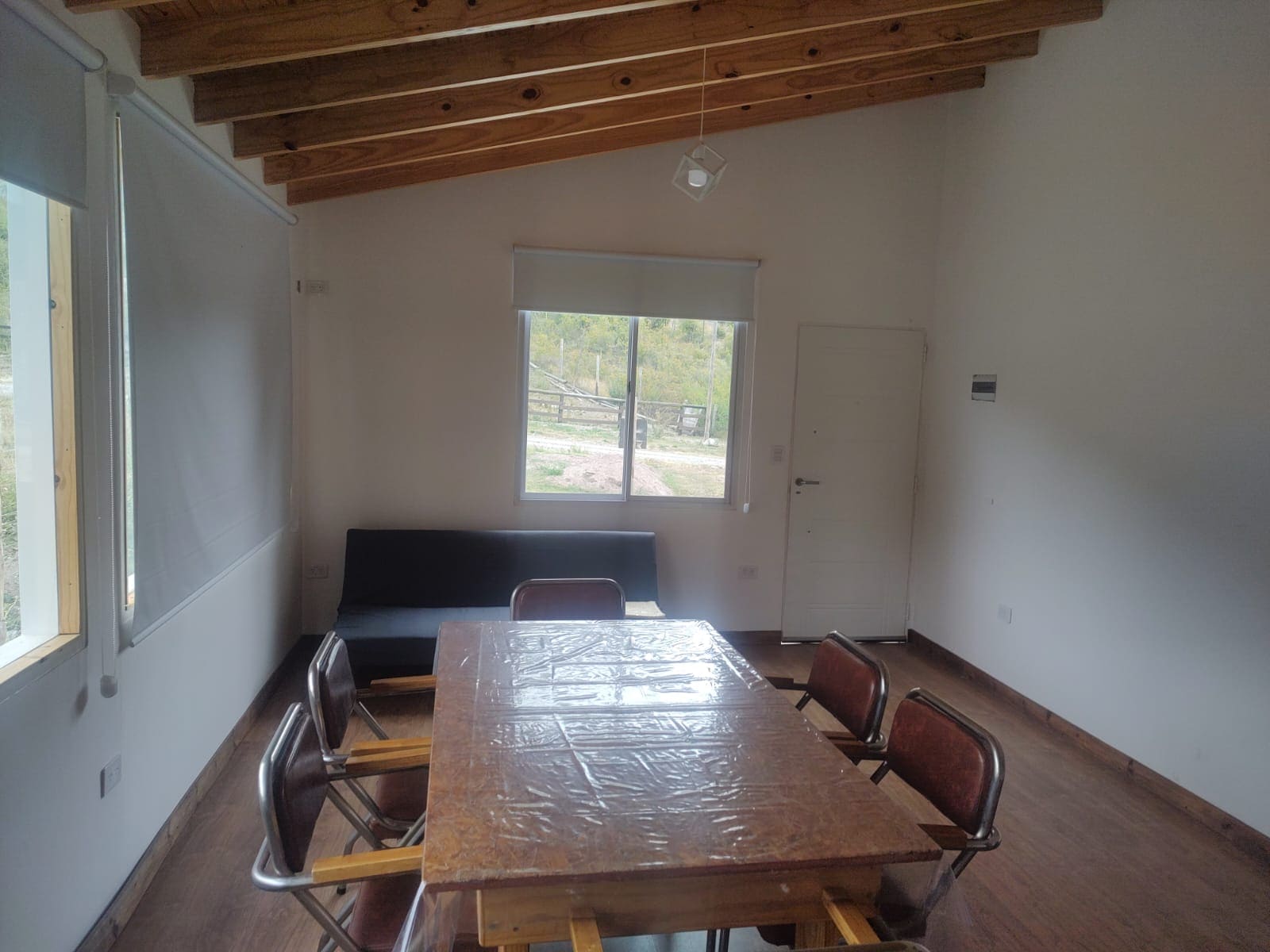 Casa, hermosa vista, montañas, jardín, oportunidad, inversión 