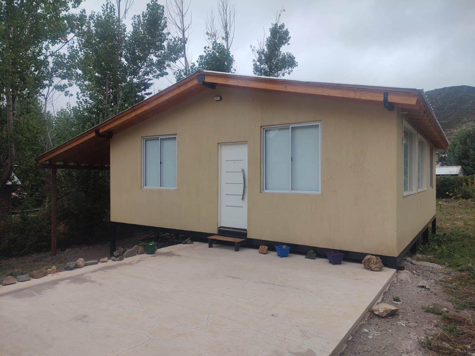 Casa, hermosa vista, montañas, jardín, oportunidad, inversión 