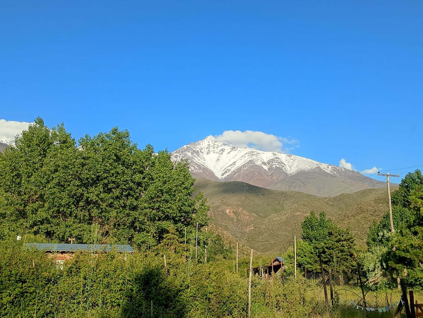 Casa, hermosa vista, montañas, jardín, oportunidad, inversión 
