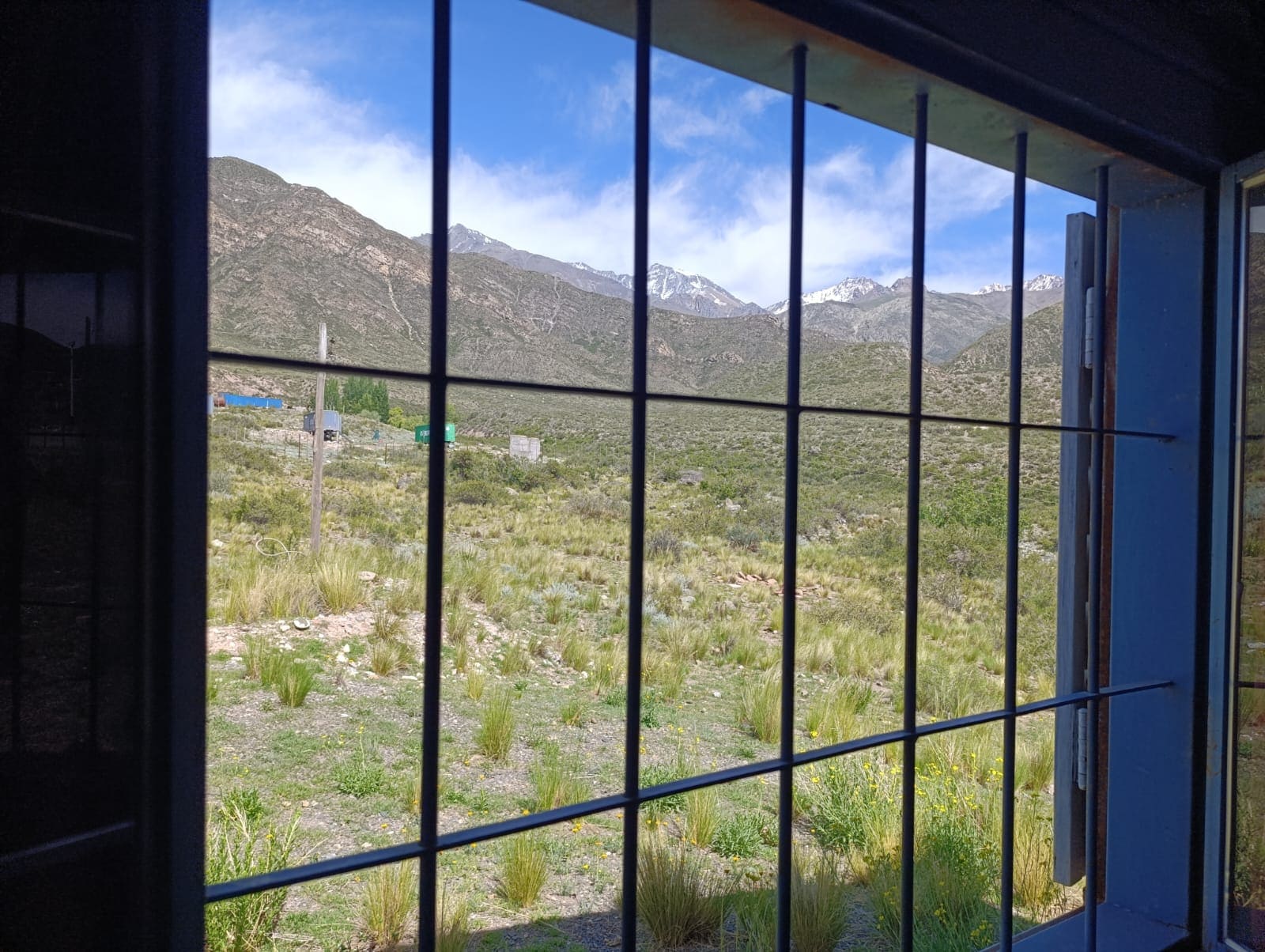 casa, amplio terreno, vistas, montañas, asfalto, inversión, pileta, terraza