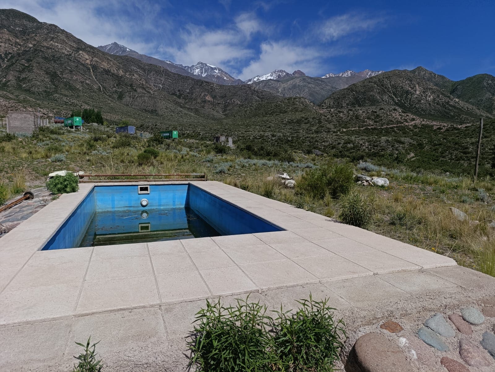casa, amplio terreno, vistas, montañas, asfalto, inversión, pileta, terraza