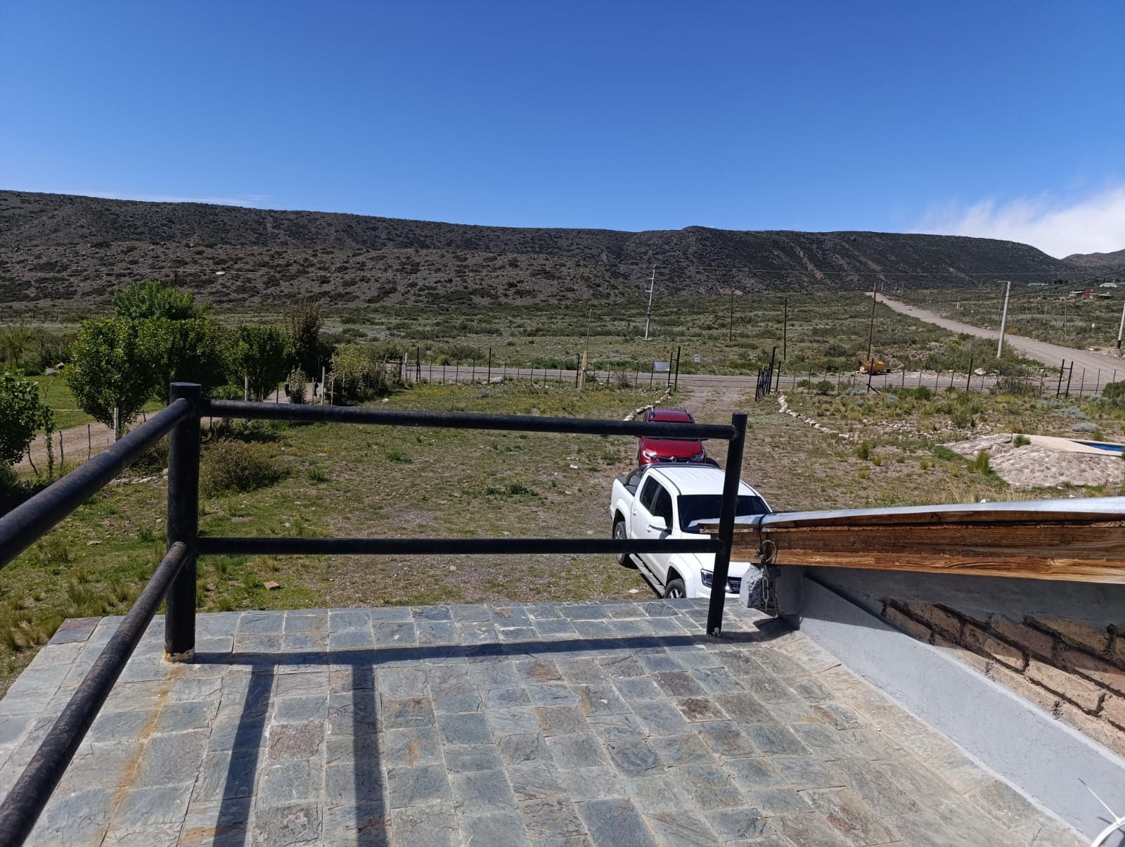 casa, amplio terreno, vistas, montañas, asfalto, inversión, pileta, terraza