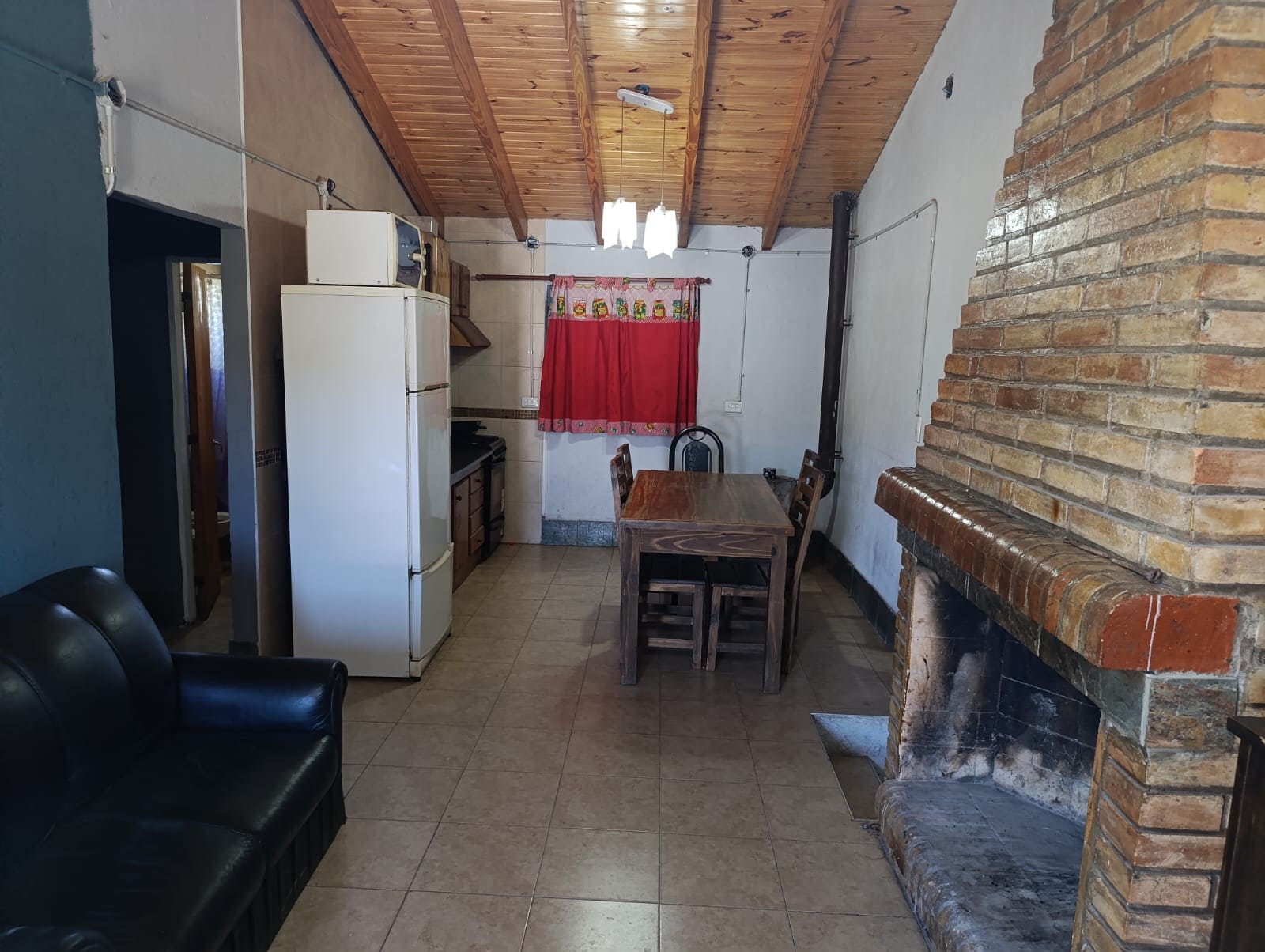 casa, amplio terreno, vistas, montañas, asfalto, inversión, pileta, terraza