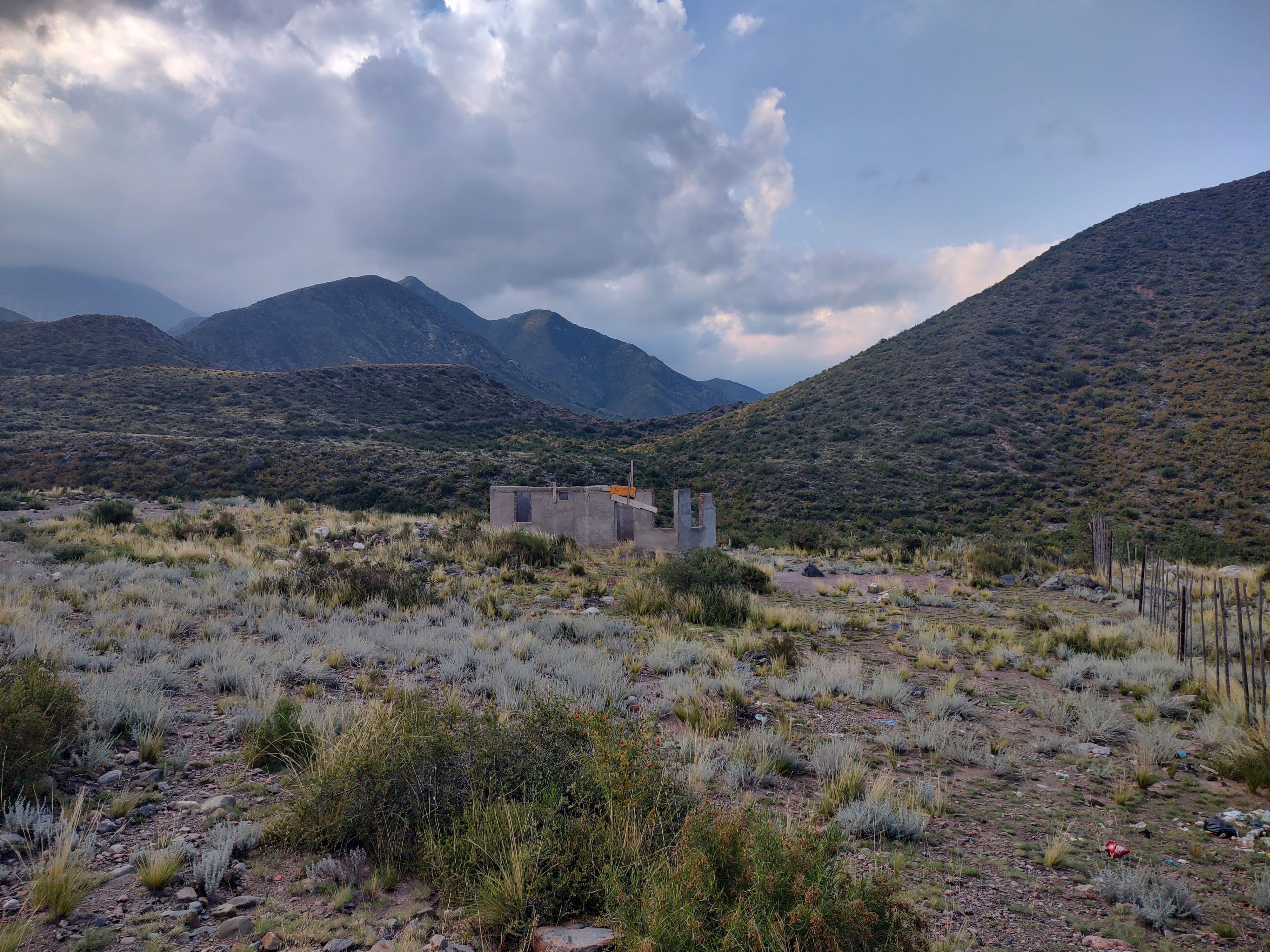 Lote, asfalto, vistas, montañas, río, oportunidad, inmobiliaria