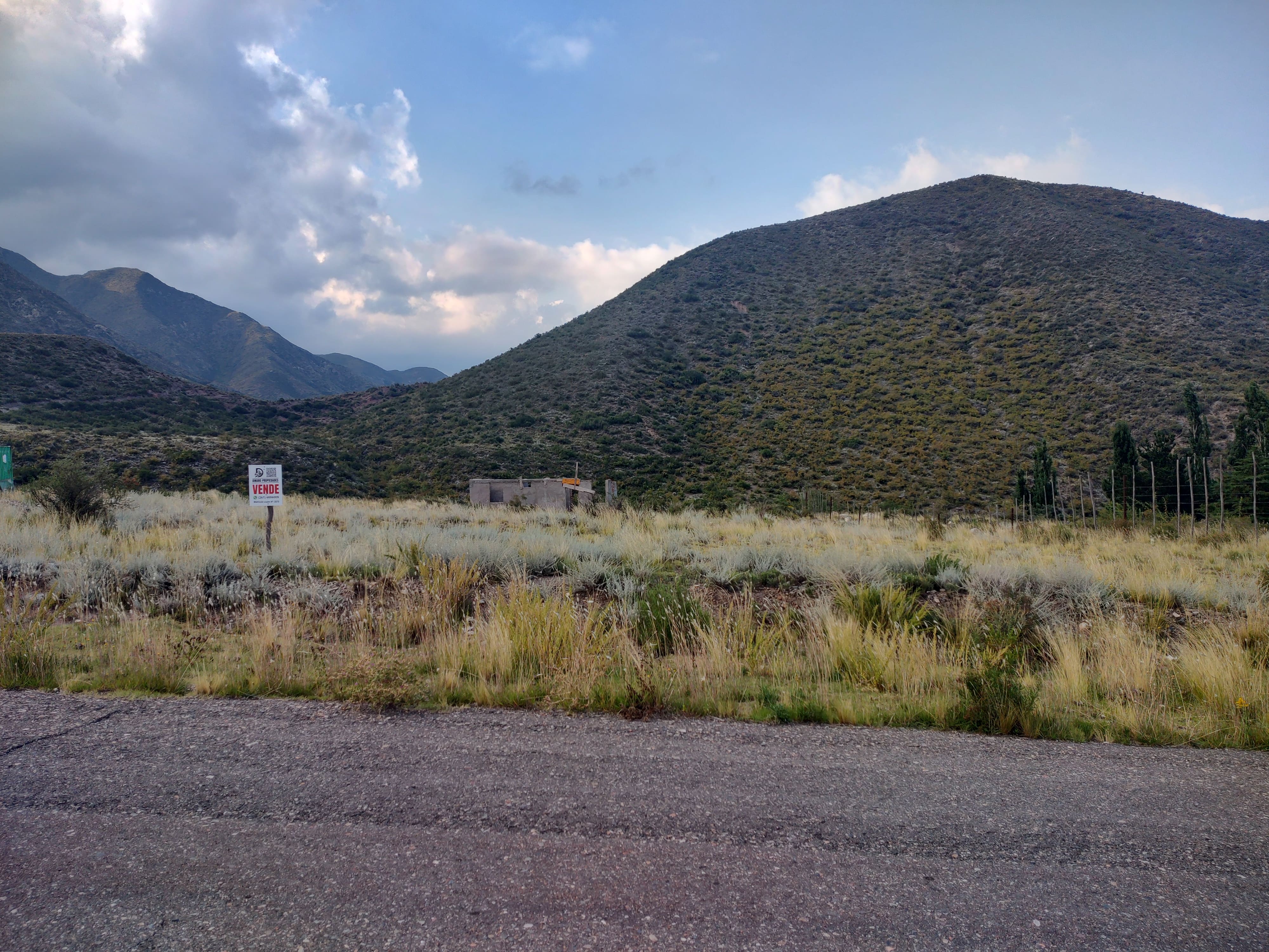 Lote, asfalto, vistas, montañas, río, oportunidad, inmobiliaria