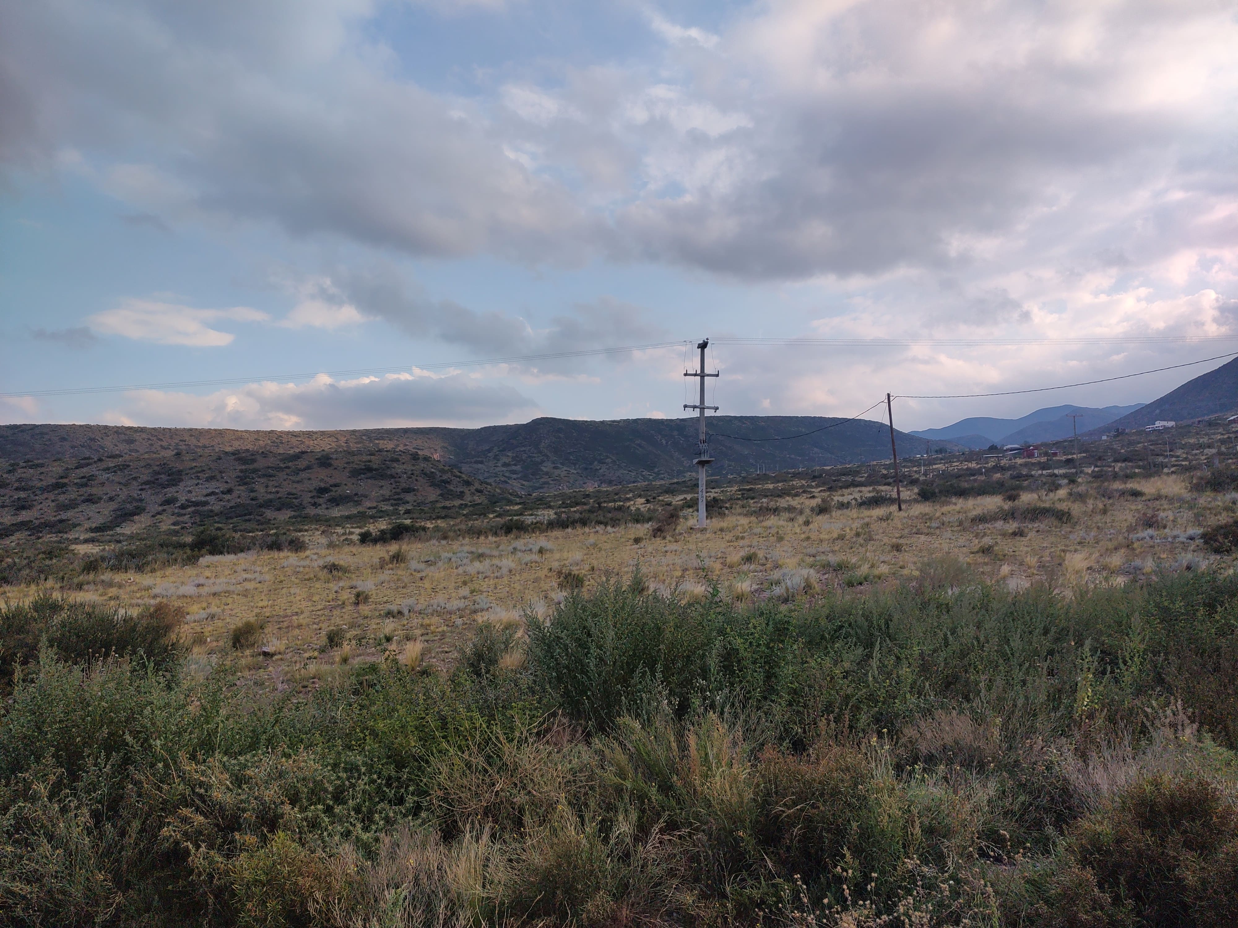 Lote, asfalto, vistas, montañas, río, oportunidad, inmobiliaria